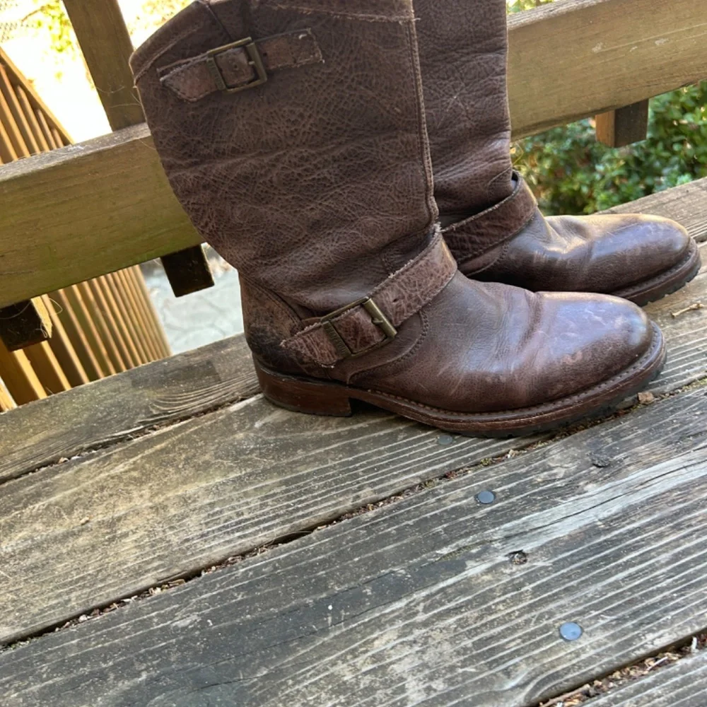 John Fluevog USA size 8 distressed Engineer Moto Angel Buckle leather boots - Picture 3 of 11